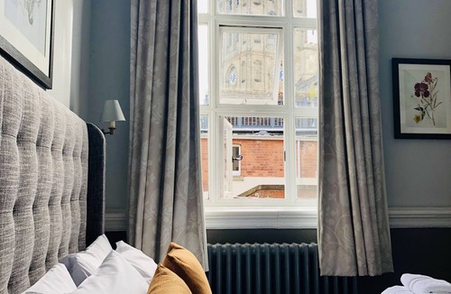 Warwick Town Centre Hotel | The Old Coffee Tavern