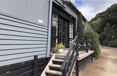 Merricks North Apartment | The old Coolstore - Jonathon Apartment