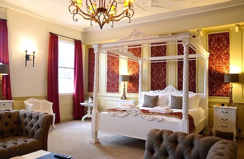 Faringdon Hotel | The Old Crown Coaching Inn