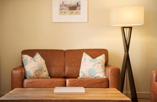 Treator Hotel | The Old Custom House