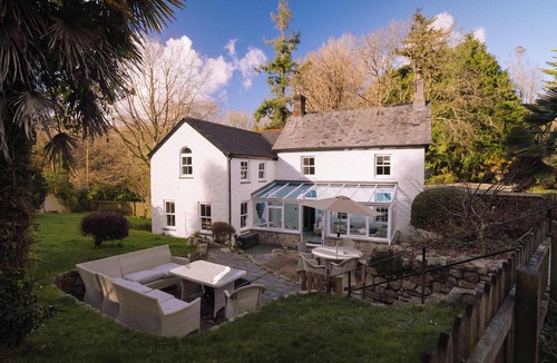 Mabe House | The Old Farmhouse