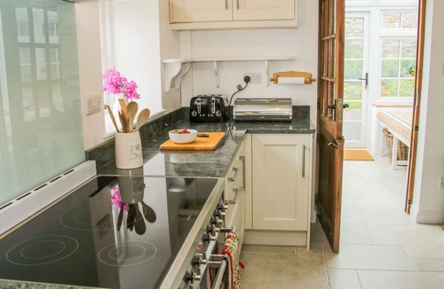 Knighton Cottage | The Old Farmhouse, Upper Pitts