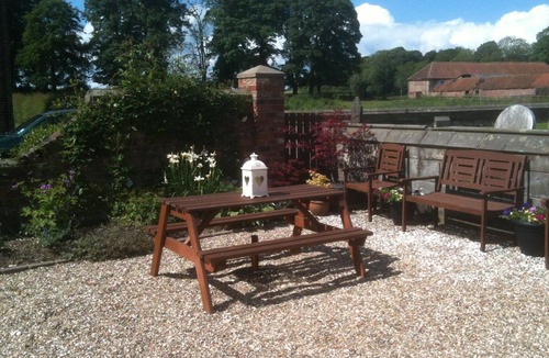 Helperthorpe House | The Old Forge, 2 Bed Modern Barn Conversion in The Yorkshire Wolds