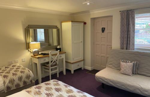 Warwick House | The Old Fourpenny Hotel