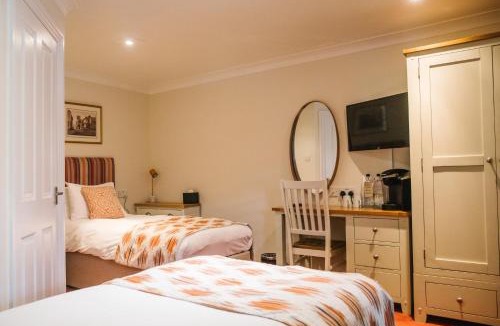 Warwick House | The Old Fourpenny Hotel