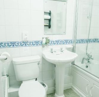 Warwick House | The Old Fourpenny Hotel