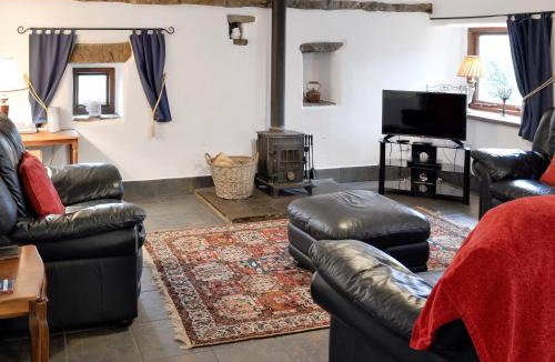 Thornton Rust House | The Old Goat House