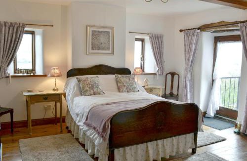 Thornton Rust House | The Old Goat House