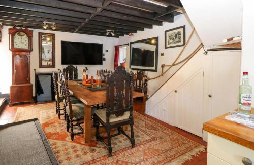 Hamble-le-Rice House | The Old House