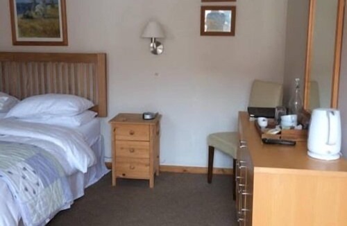 Hawkchurch Hotel | The Old Inn