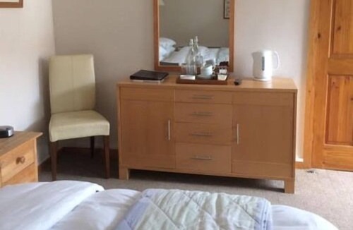 Hawkchurch Hotel | The Old Inn