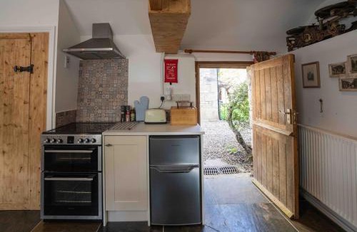 Castle Combe House | The Old Library