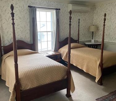 Old Lyme Hotel | The Old Lyme Inn