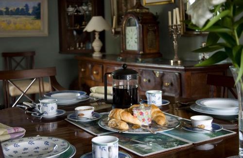Halford Bed & Breakfast | The Old Manor House