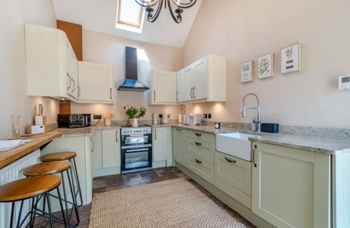 Stockton-on-Tees House | The Old Moat Barn - With Private Hot Tub