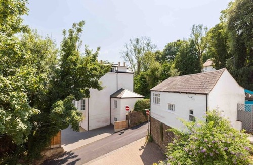 Malvern House | The Old Morgan Period 3 Bed Duplex