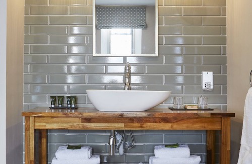 Bourton-on-the-Water Hotel | The Old New Inn