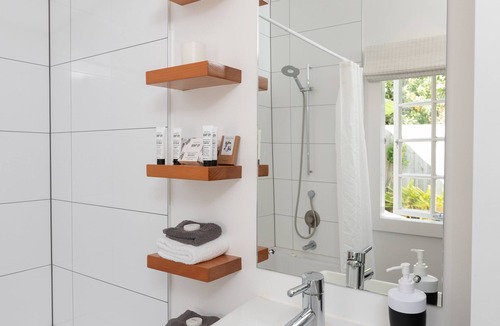 Mangonui Hotel | The Old Oak Boutique Hotel