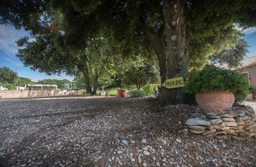 Bourg-Saint-Andeol Ski Chalet | "The old oak" chalet overlooking lavender and mont ventoux