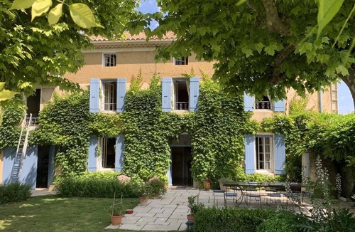 Camaret-sur-Aigues House | The Old Oak Mas