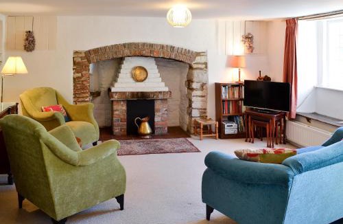 Dorchester House | The Old Post Office