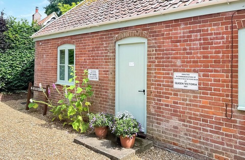 Irstead Cottage | The Old Reading Room