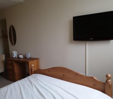 North Brewham Hotel | the old red lion