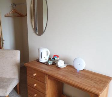 North Brewham Hotel | the old red lion