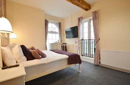 Thame Hotel | The Old Red Lion