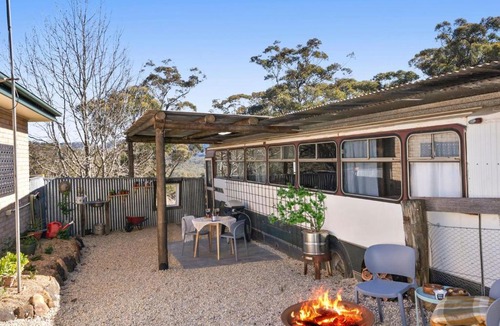 Bilpin House | The Old School Bus