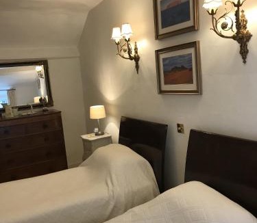 Stratton Audley Bed & Breakfast | The Old School