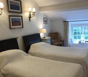 Stratton Audley Bed & Breakfast | The Old School