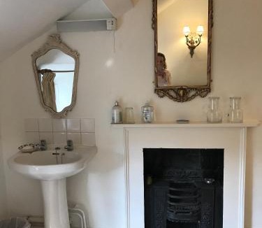 Stratton Audley Bed & Breakfast | The Old School