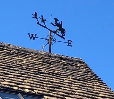 Bourton Bed & Breakfast | The Old School, Idbury, OX7 6RU