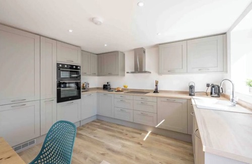 New Forest District Cottage | The Old School Sleeps 14