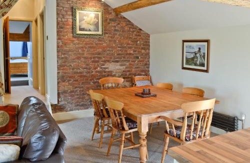 Helsby House | The Old Stables