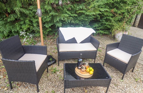 Castle Combe Cottage | THE OLD STABLES, pet friendly, with open fire in Castle Combe