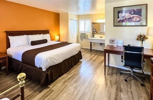 Willits Hotel | The Old West Inn