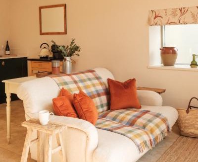 Pylle Apartment | The Old Winery Cottage No1