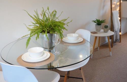 Milton Keynes Apartment | The Oldbrook Apartment