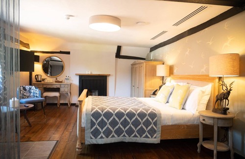 Hurley Hotel | The Olde Bell, BW Signature Collection