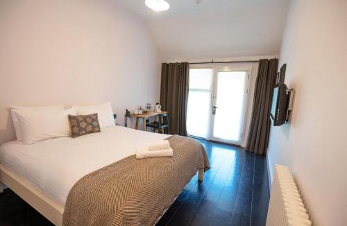 Hurley Hotel | The Olde Bell, BW Signature Collection