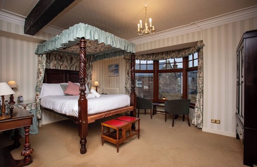 Seahouses House | The Olde Ship Inn