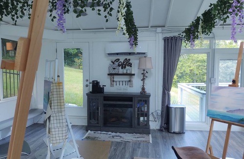 Hixson Cabin | The Ole Pole Barn at Dry Creek Hideaways