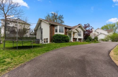 Olivette House | The Olive Branch: Stylish Oasis for 11