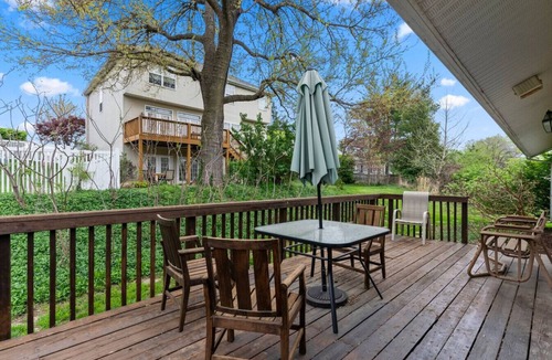 Olivette House | The Olive Branch: Stylish Oasis for 11