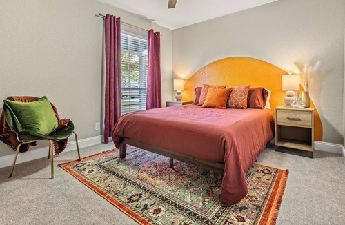 North San Antonio - SAT House | The Olive House | NO chore list | Pets welcome