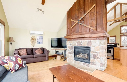The Blue Mountains Ski Chalet | The Omega at Blue View Chalets