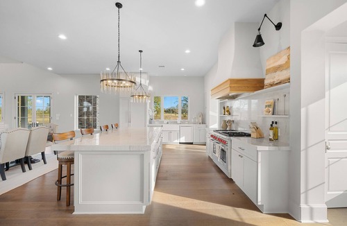 Washington House | The One for Starry Nights - Luxury Estate for 16 near Brenham & Round Top