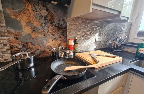 Luton Apartment | THE ONE- luton 1 bed, free parking